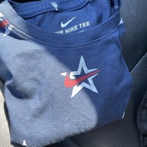 Nike tee